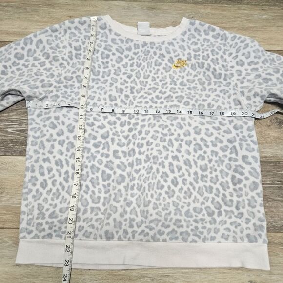 Nike Leopard Print Fleece Crewneck White Womens Small Sportswear Athliesure - Picture 6 of 11